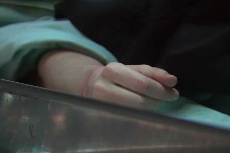教会前で男性射殺、犯人逃走中