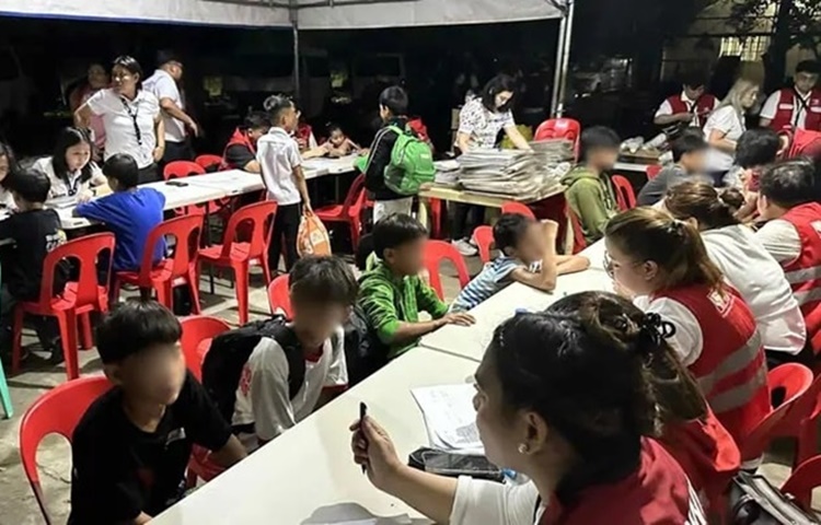 パパンガの宗教施設から160人の子供を救出
