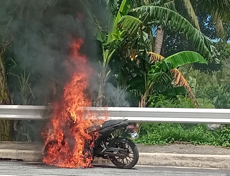購入直後のバイクが炎上、レガスピ市で悲劇