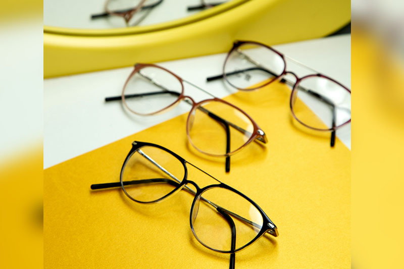 Eyeglasses