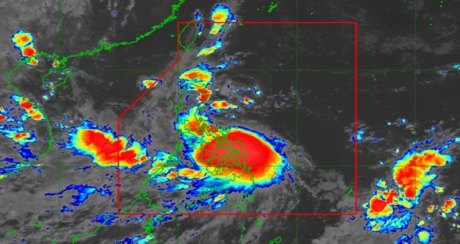 台風オポン、マスバテ直撃で警戒レベル3発令
