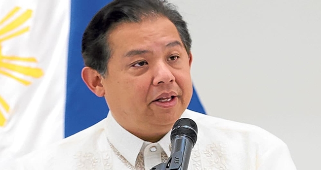 ロムアルデス氏の医療手続きで公聴会延期へ