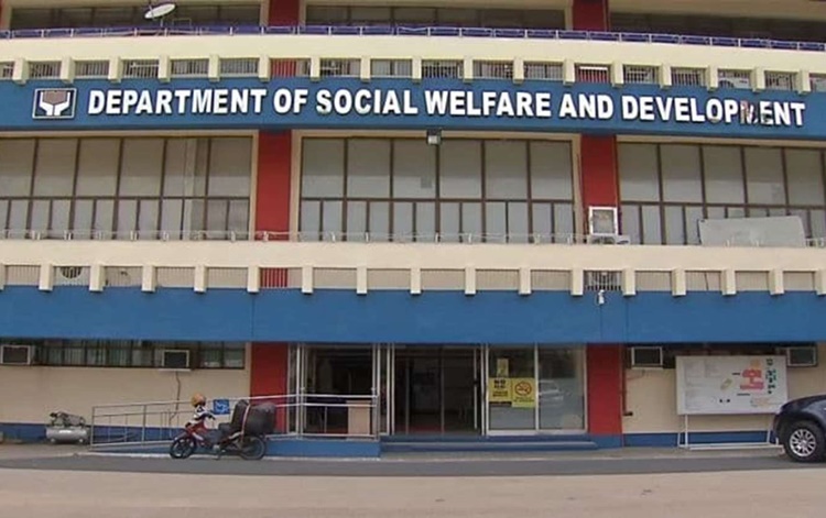 イロイロ市で不正受給の1万円支援金を返還へ