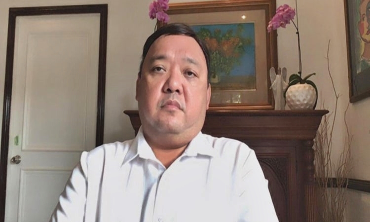 ハリー・ロケ氏、パスポート取消に祈りを請う