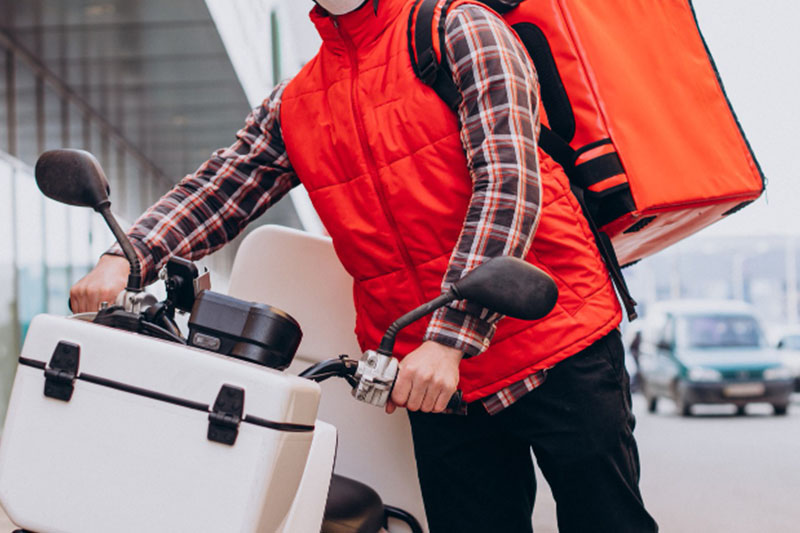 配達員が不審な写真撮影、住民が警戒