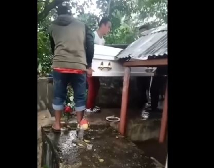 台風ティノ直撃もディナガットで葬儀決行