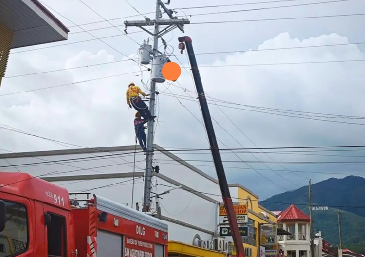 電線修理中の感電事故で作業員が死亡