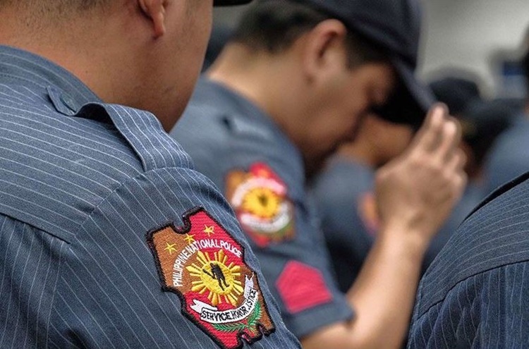 警官の不適切な挑戦で職務停止に