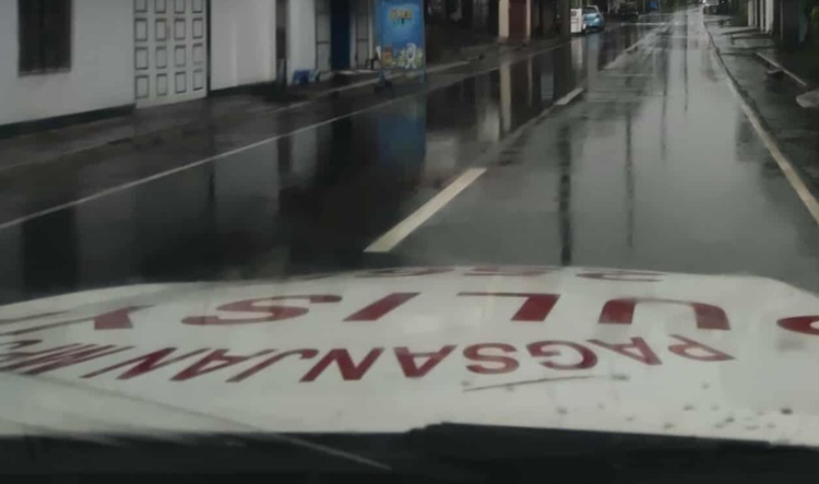 警察車両事故で警官死亡、3人負傷