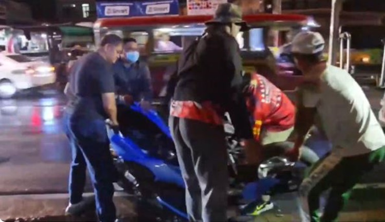 逆走バイク事故、若者の命を奪う悲劇