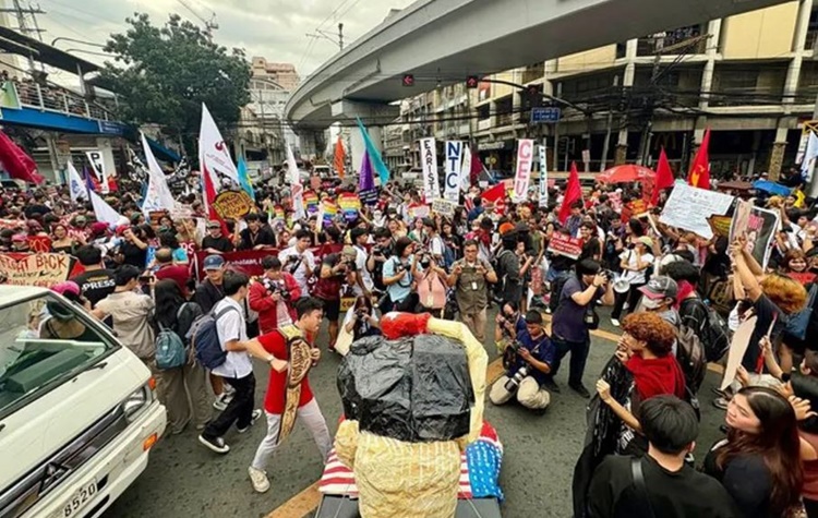 DLSU学生が汚職抗議のため授業ボイコット