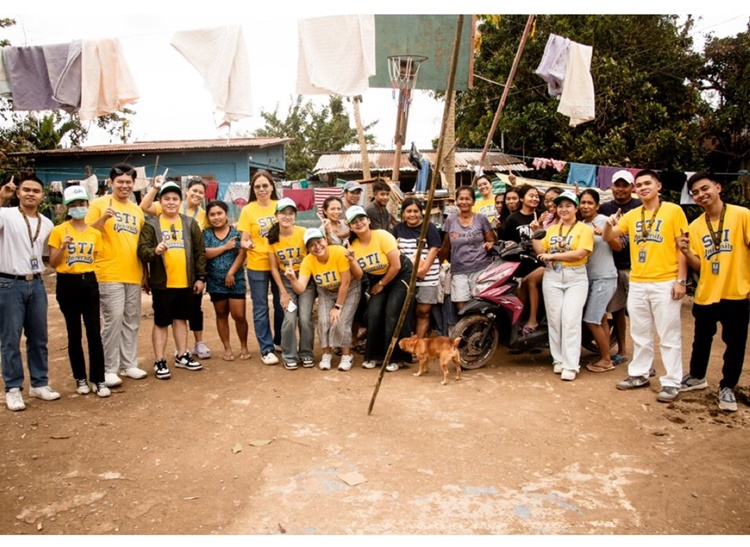 学生ボランティアが台風ティノ被災地に希望を届ける