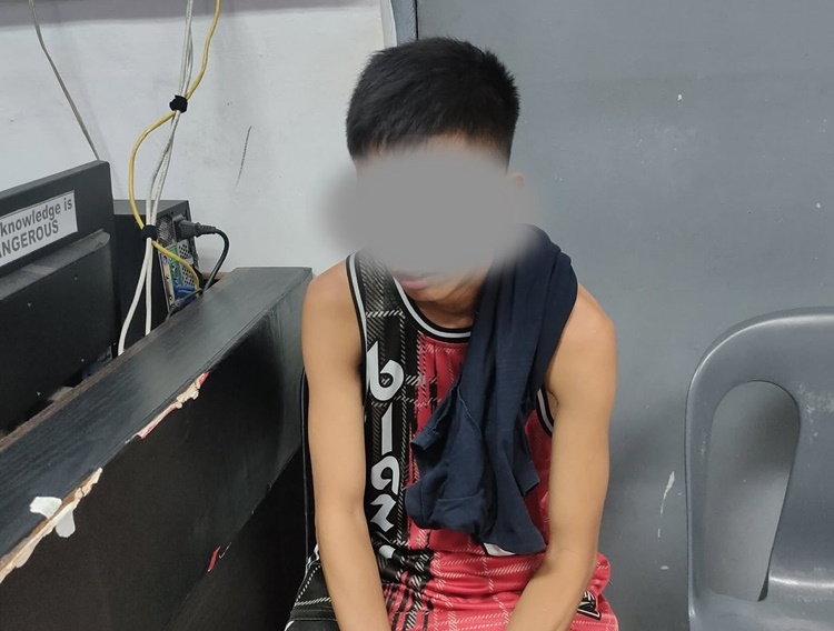 缶詰とチョコを盗んだ男を即逮捕！