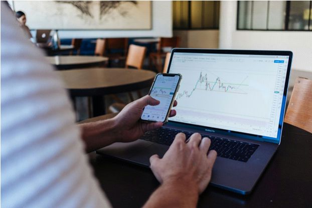 How an AI Risk Copilot Keeps Filipino Forex Traders Safe in Volatile Markets