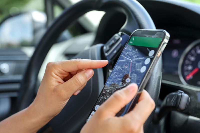 Chat feature of navigation app catches attention as Pinoys deal with traffic