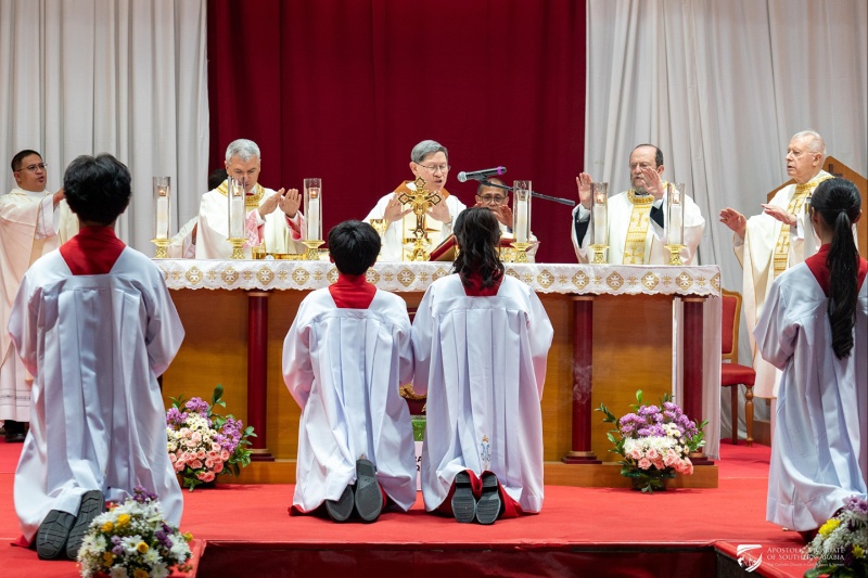 Cardinal Tagle: Christmas prep is more than shopping — it’s a heart ready for God