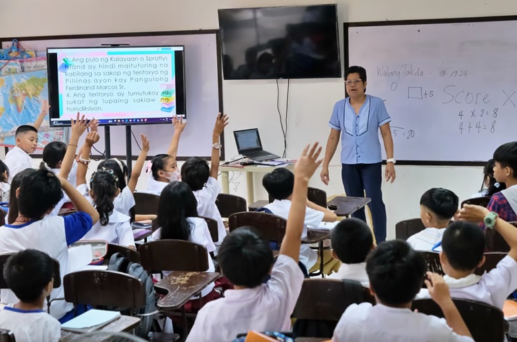 Group of Teachers Warn of Possible Mass Leave if Government Continues to Ignore Their Calls