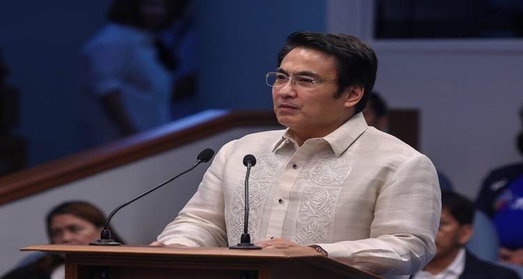 Bong Revilla Tried To Bring Clothes and Gadgets To Jail But Failed