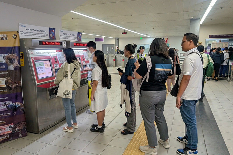 Beep card management explains removal of some devices in train stations