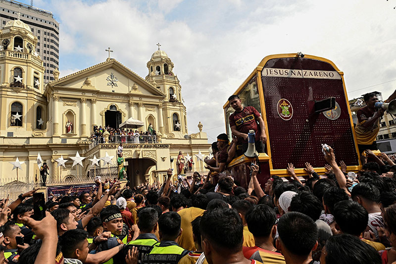‘Kindness has no religion’: Muslim warms hearts by donating food during Traslacion
