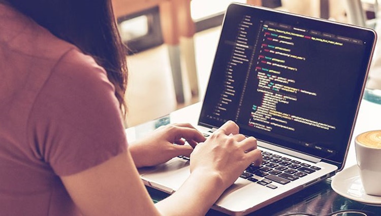 Female Netizen Allegedly Asked by Local Officials for 5% Cut From Secured Project