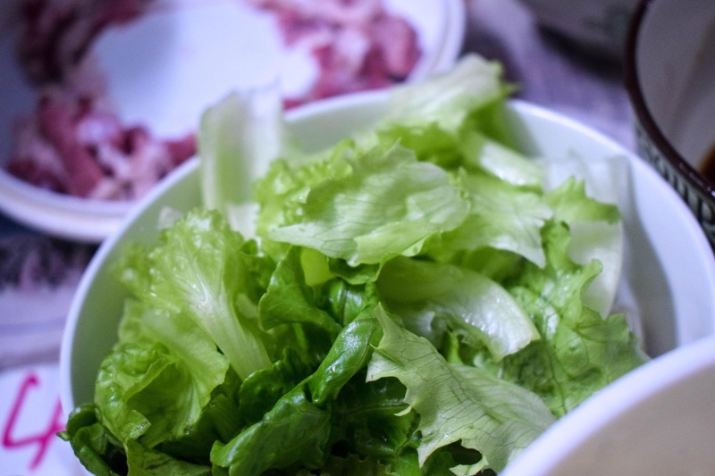 Why does lettuce go bad so quickly? Our new study has the answer