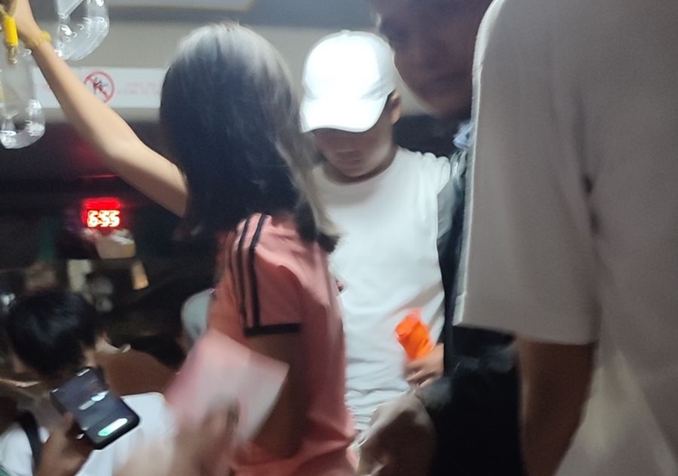 Lady Passenger Complains About Overcrowded Modernized Jeep in Bacolod City