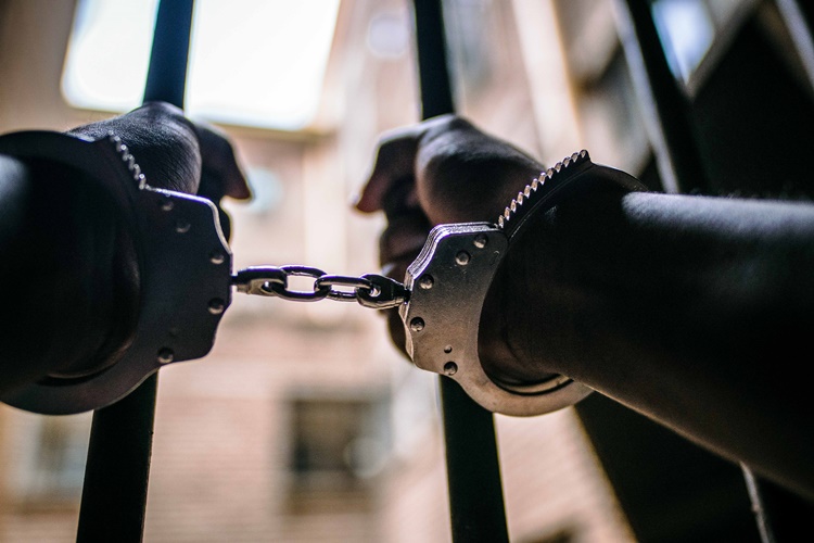 5 Arrested in Manila for Allegedly Scamming 83-Year-Old Grandmother