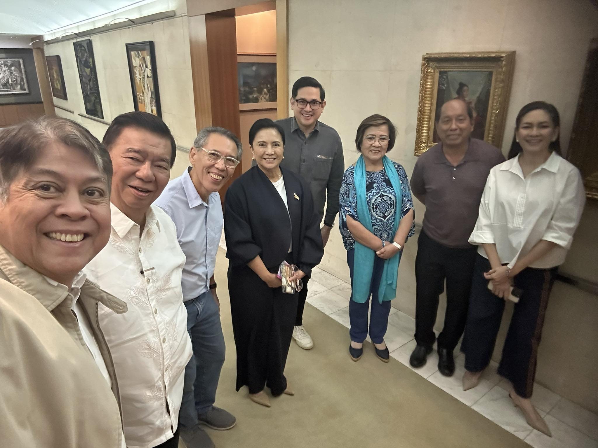 Leni Robredo Spotted w/ Opposition Allies Including Kiko Pangilinan, Bam Aquino, Risa Hontiveros