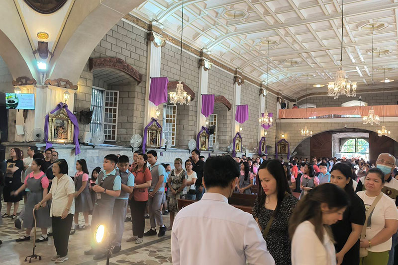 灰の水曜日、教会が謝罪　肌トラブル発生