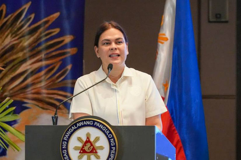 教師、政治的中立求められる サラ・ドゥテルテ支持で議論