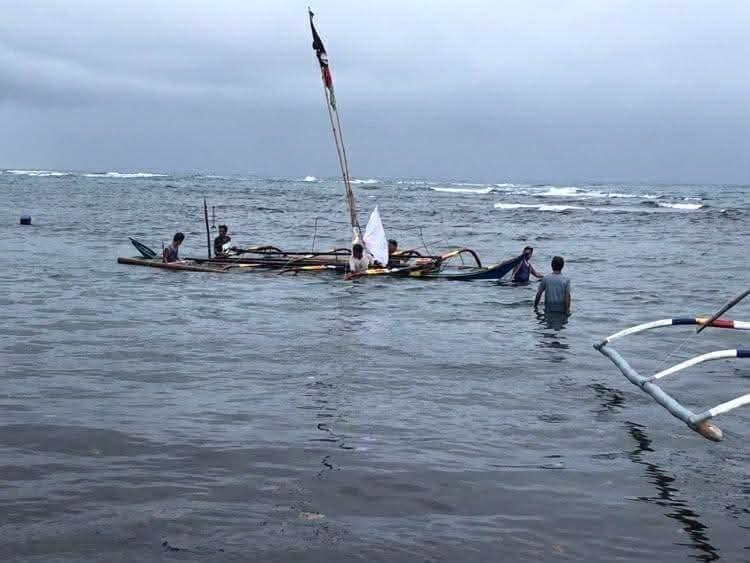 Fishermen Brothers Rescued After Going Live on Facebook as Boat Sank in Sorsogon