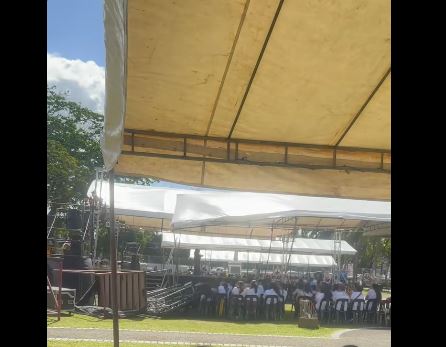 ナガ市でLED壁倒壊、学生3人負傷