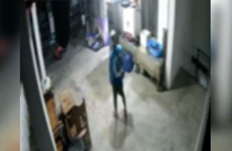 サンマテオのアパート窃盗、偽住人の男映像