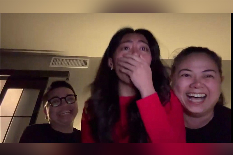 娘のスタンフォード合格に感激する母の叫び