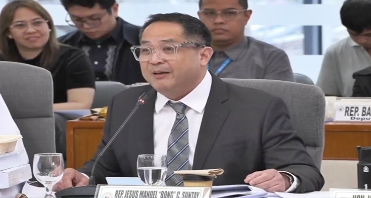 ケソン市議員ボン・サンタイ、発言で炎上中