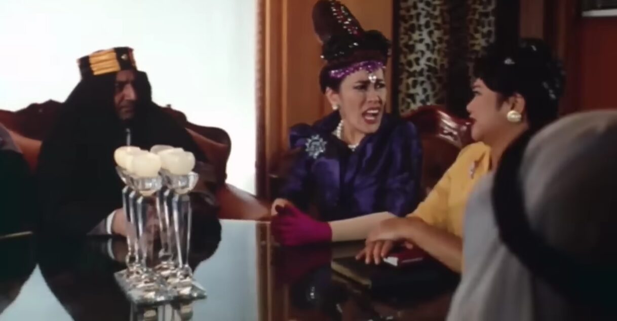 コメディ映画の油確保シーンが話題沸騰