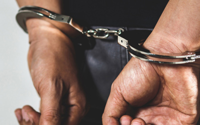 商売敵を射殺し逃走、容疑者逮捕