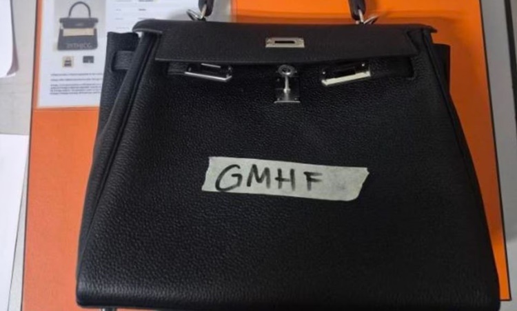 パラニャーケで偽ブランドバッグ詐欺、2人逮捕