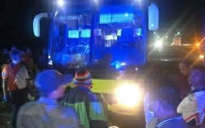 未成年3人死亡 バイクとバス衝突事故