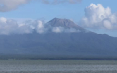 ブルサン火山再び活動活発化、警戒強化