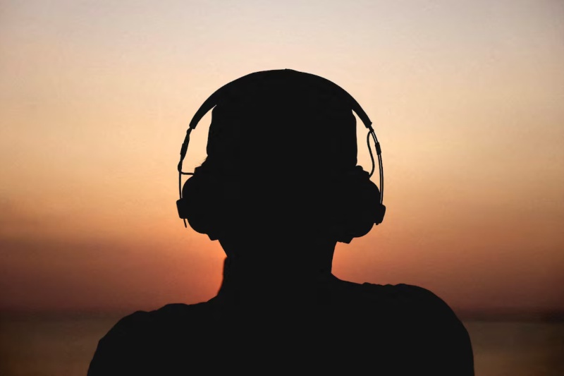 ストリーミング好調、世界音楽収益22億ドル突破