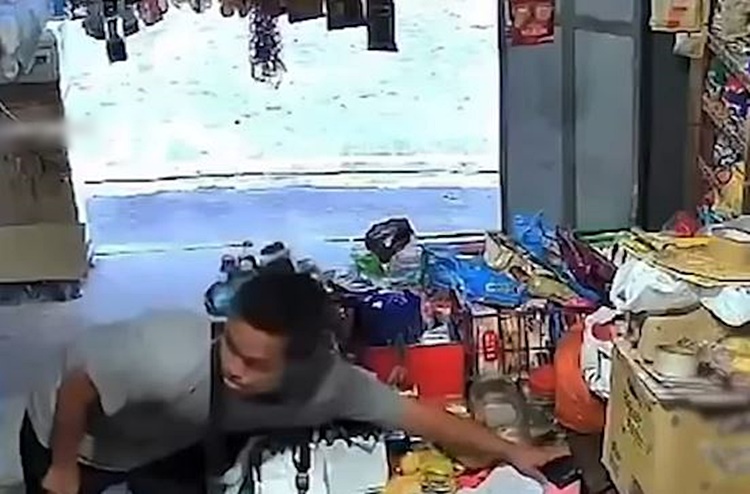 空っぽ財布盗んだ泥棒の落胆