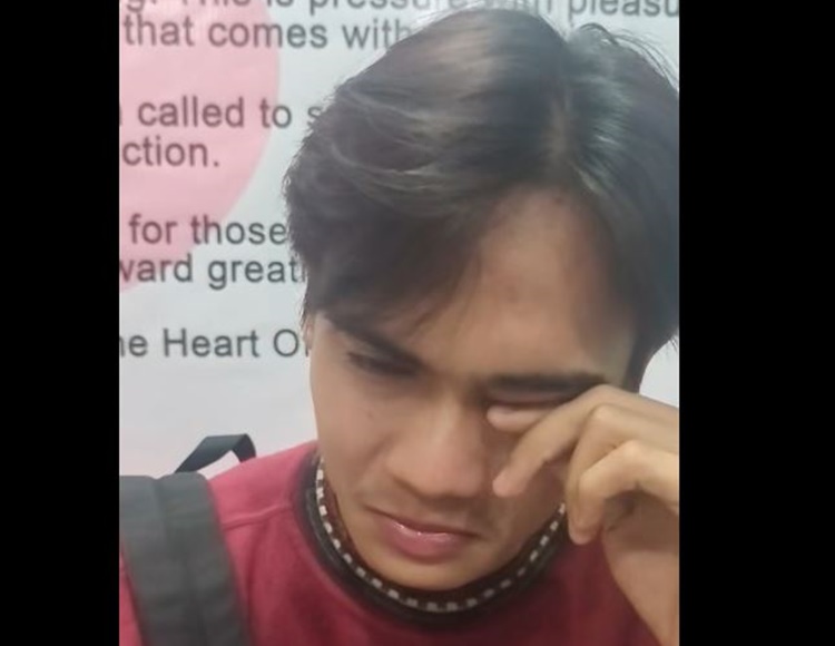 学生、通学中に携帯紛失 返却に5千ペソ要求