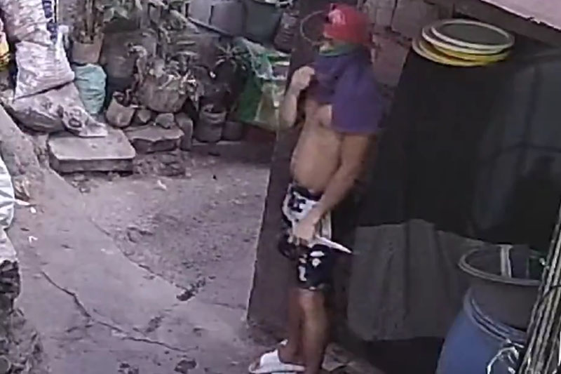 強盗犯、犯行前に十字を切る姿が話題に