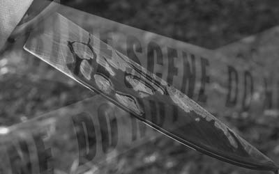 電力協同組合職員、銃撃と刺殺の悲劇