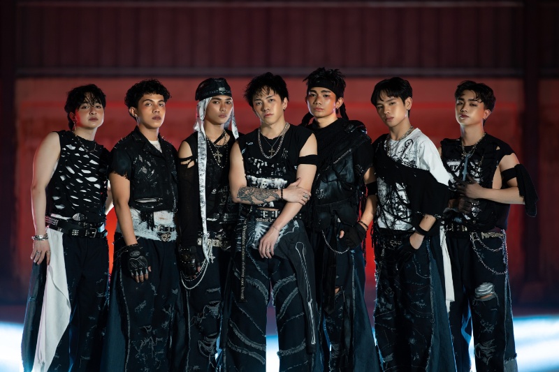 AYO、個性輝かす「I’m Him」で鮮烈デビュー