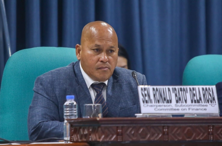 デラロサ議員、給与返上を検討か