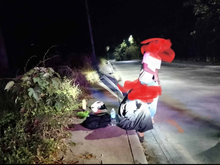 プエルトプリンセサで抱擁カップルに警告