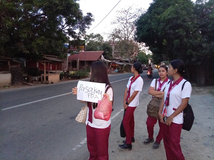 ザンボアンガの学生、燃料高騰で通学困難